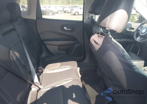 2018 Jeep Compass Latitude 4X4 from USA, damaged, VIN 3C4NJDBB9JT103883